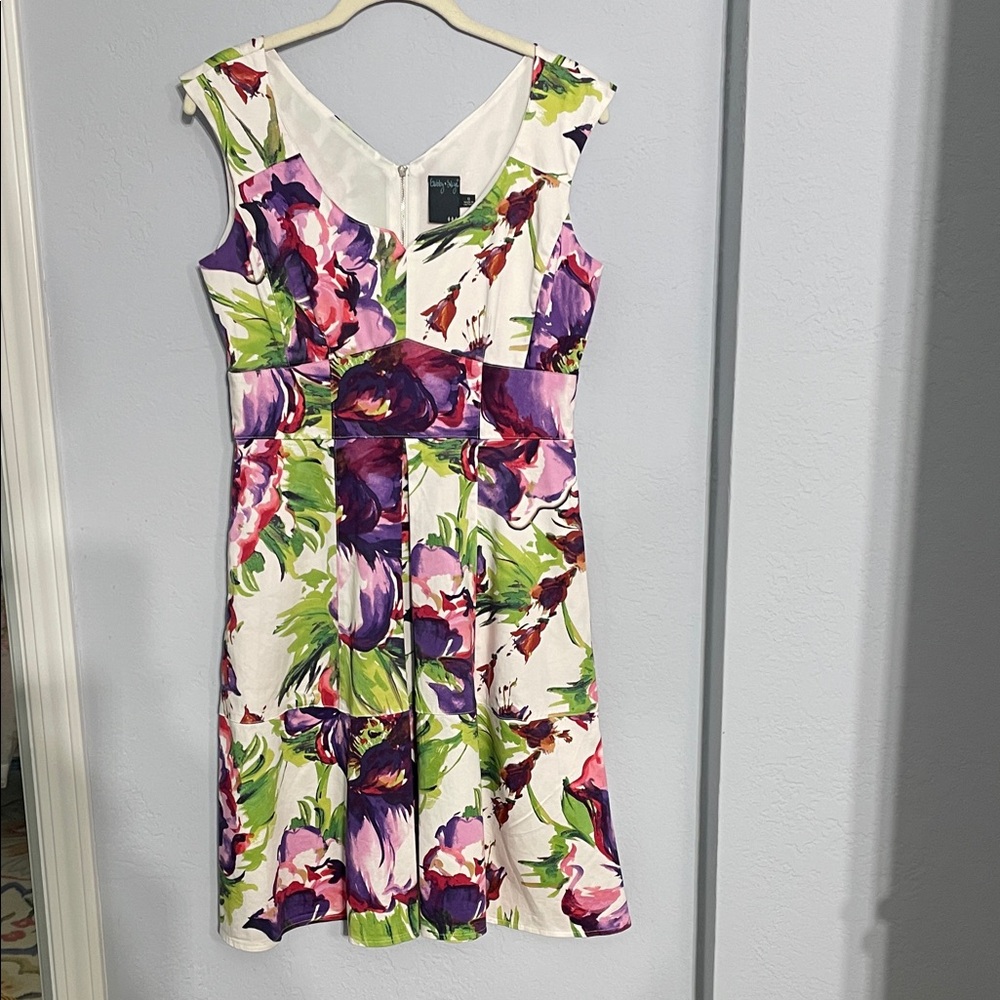 Gabby Skye Floral Sleeveless Dress